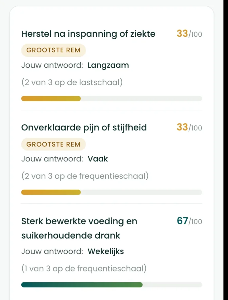 De drie herstelvragen teruggelezen op het resultaatscherm van de BioProfile-scan, elk met je antwoord en een score van 0 tot 100