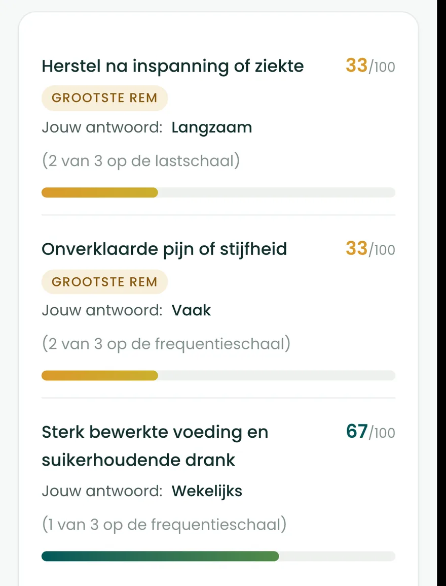 De drie herstelvragen teruggelezen op het resultaatscherm van de BioProfile-scan, elk met je antwoord en een score van 0 tot 100