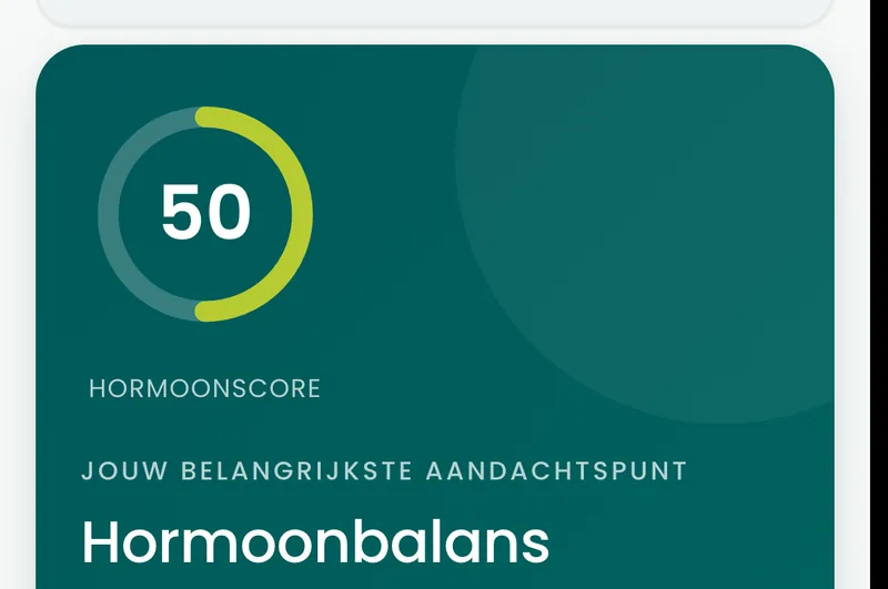 Het resultaatscherm van de BioProfile-hormoonbalansscan op een telefoon, met de score in een ring