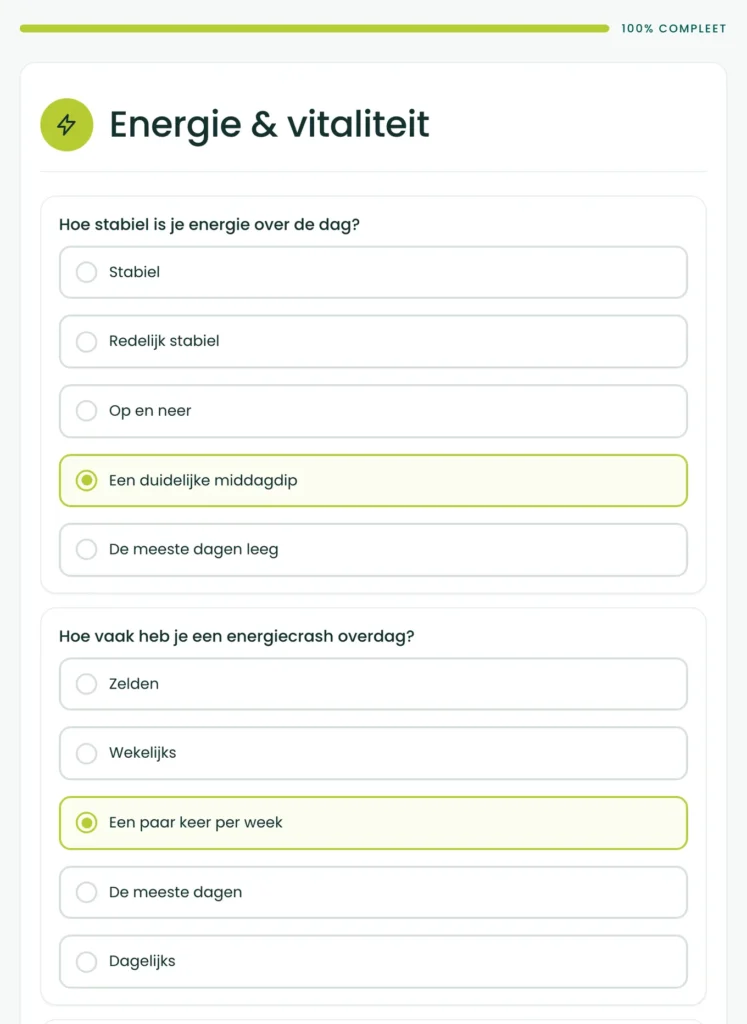 De eerste twee vragen van de BioProfile-energiescan, over je energie door de dag heen en energiedips, elk met vijf antwoordmogelijkheden
