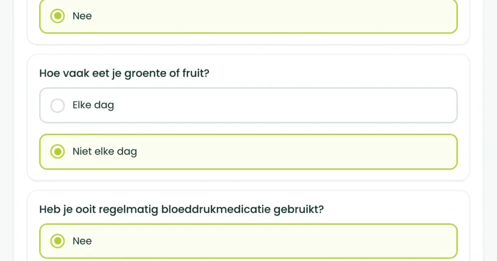 Vraagscherm van de BioProfile-stofwisselingsscan, de gratis zelftest bij een trage stofwisseling, met de eerste twee vragen: dertig minuten beweging op de meeste dagen en dagelijks groente of fruit.